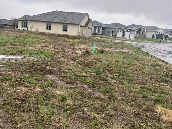 4228 N Interlachen Trl, Sioux Falls, SD 57107