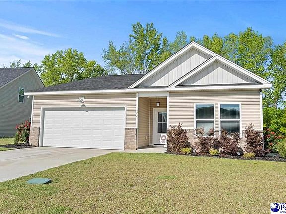 4th image of 1423 Bourbon Dr