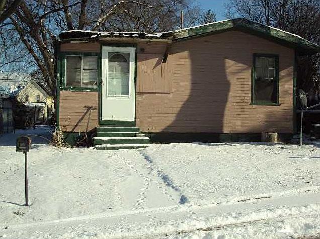2nd image of 915 N 15th St