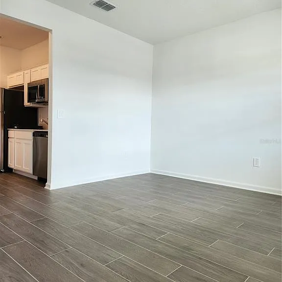 997 Waterfall Blvd — Photo 3