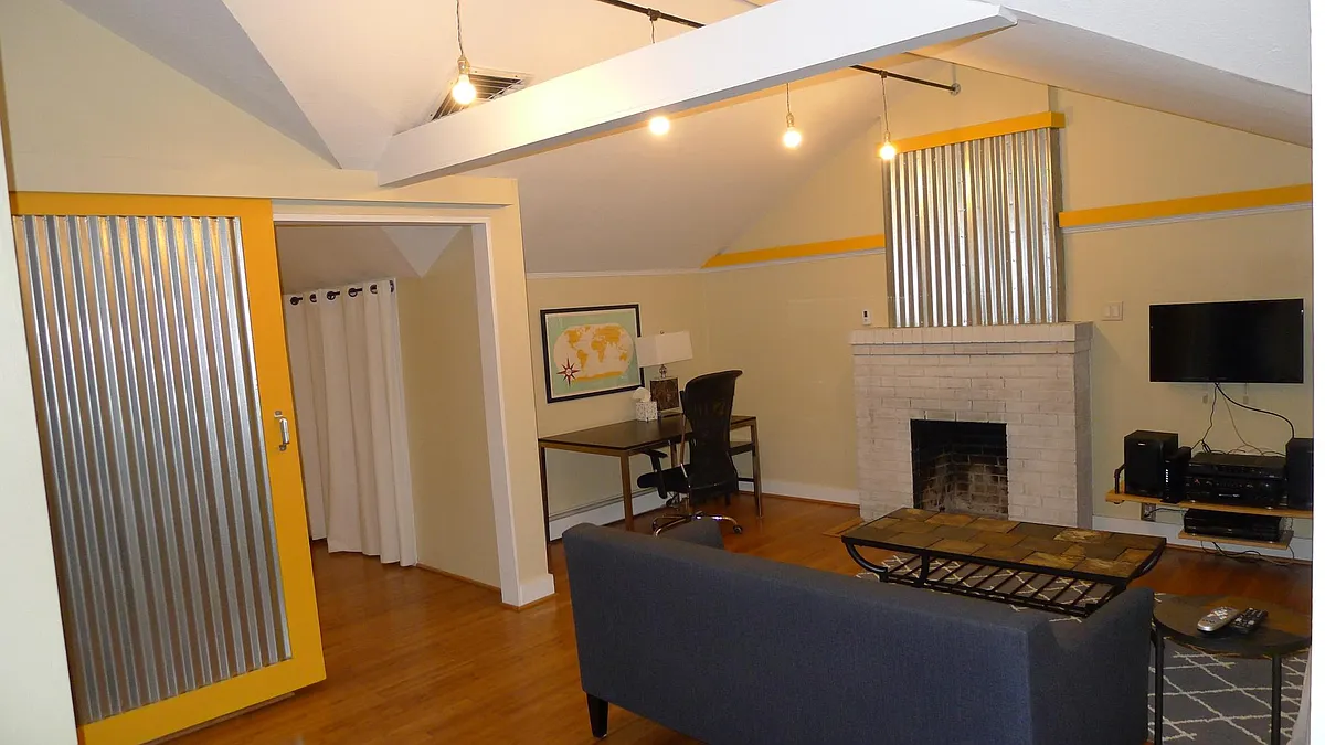 Building Photo - 1530 Pine St #3