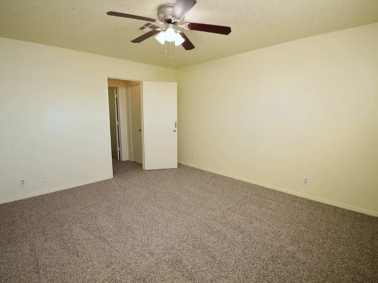 1514 E 73rd Pl — Photo 16