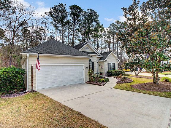 3rd image of 619 Fairway Forest Dr