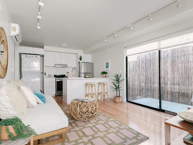 513 N Heliotrope Dr #513.25 — Photo 1