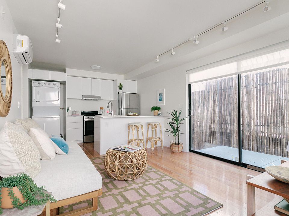 1st image of 513 N Heliotrope Dr #513.25