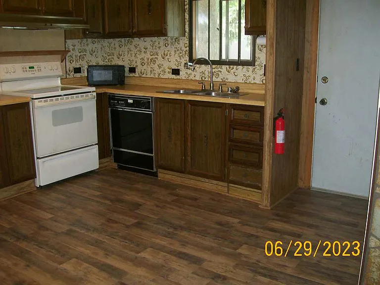 27901 Norris Rd #6 — Photo 13