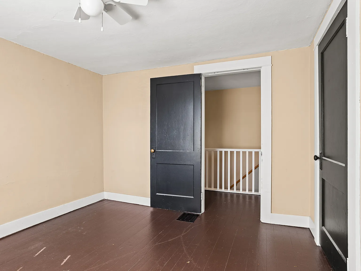 3 bed, 1296 sqft, $1,350 — Photo 1