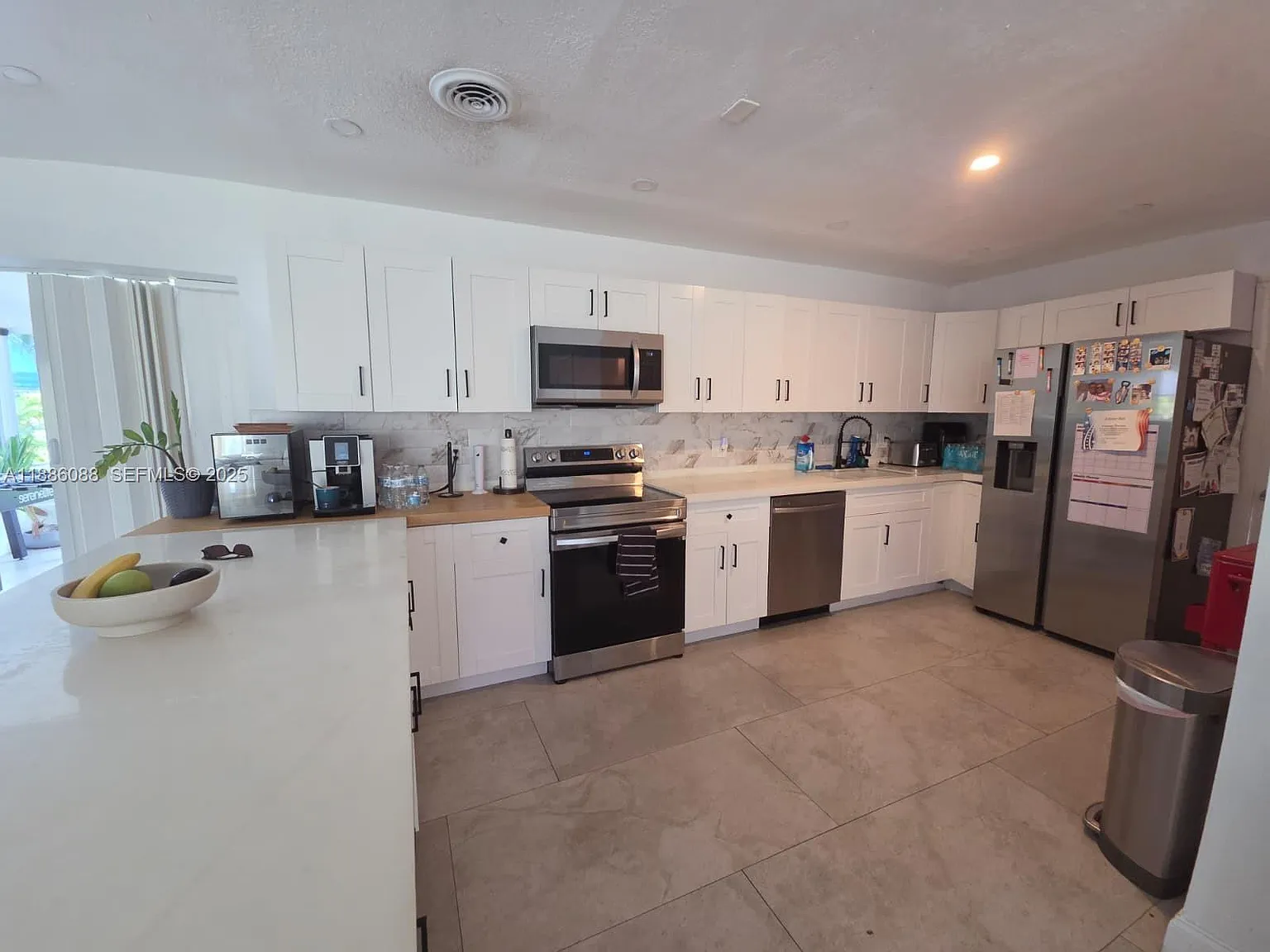 4 bed, 2488 sqft, $9,000 — Photo 4