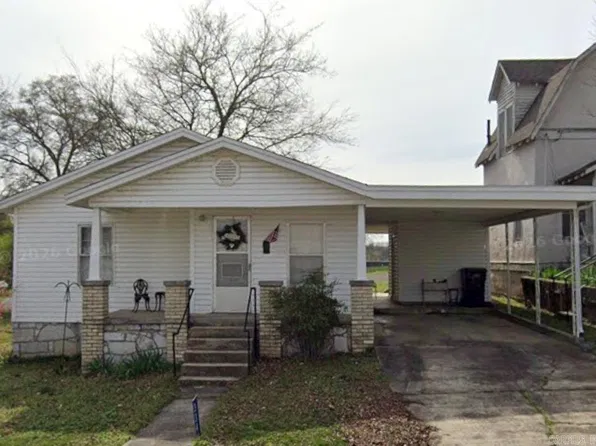 334 S 3rd St, Batesville, AR 72501