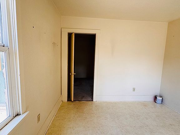 4th image of 2317 N Chestnut St