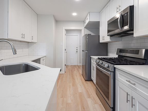 3rd image of 5303 Roosevelt Ave #B