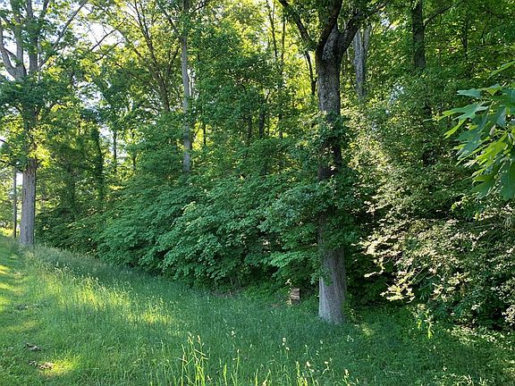 5th image of Woodhaven Dr
