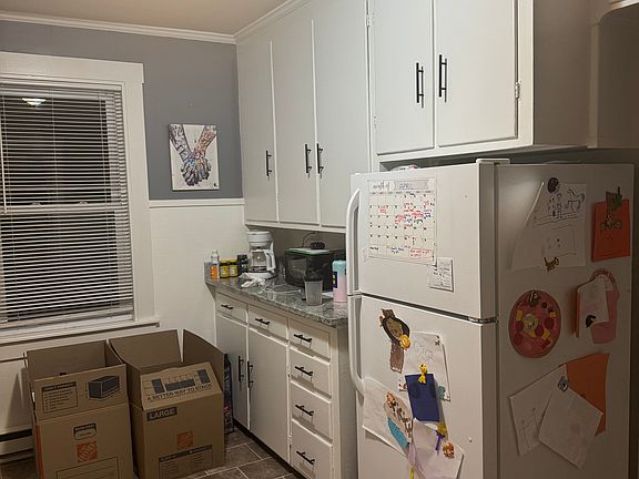 4th image of 27 Dearborn Ave #3