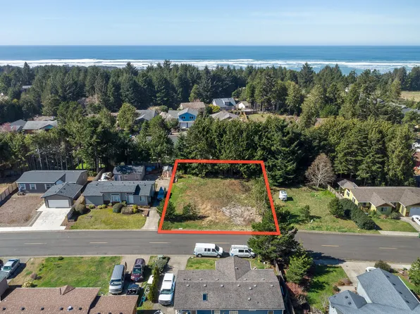 1320 SW Forest Pkwy, Waldport, OR 97394