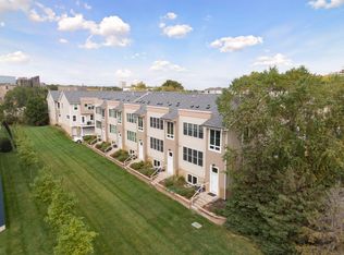 2317 River Pointe Ln, Minneapolis, MN 55411