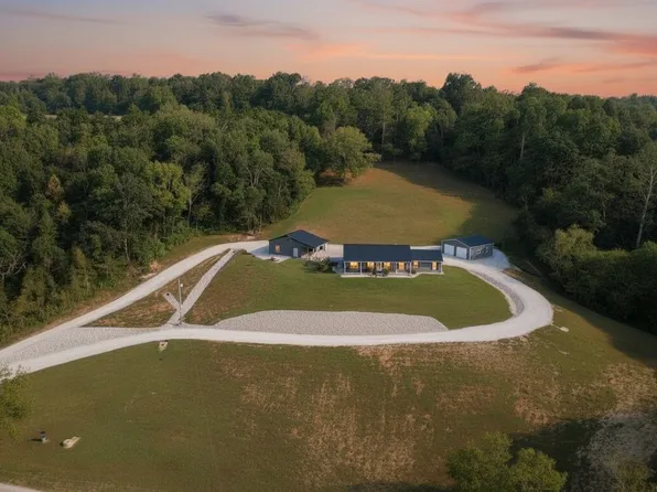 1447 W Beaverdam Rd, Centerville, TN 37033