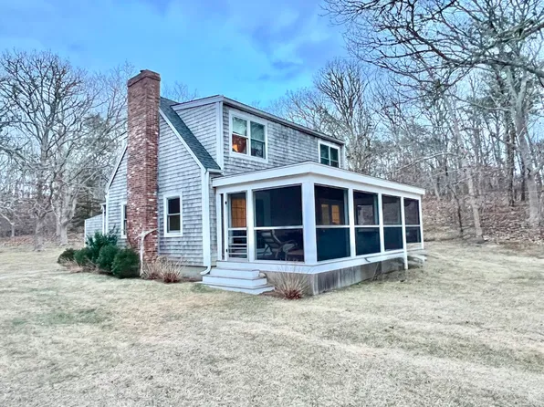 5 Vincent Rd, West Tisbury, MA 02575