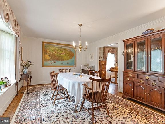 3rd image of 9348 Mount Vernon Cir