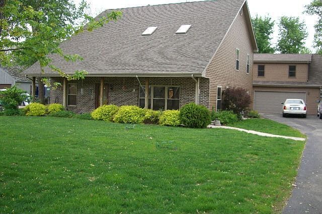 Year Round Vacation Home! Only 60 minutes from Chicago!