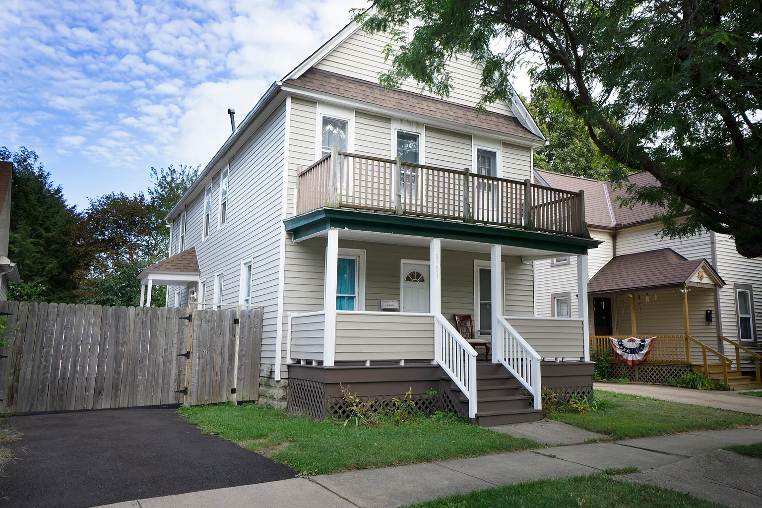 2101 Halstead Ave photo 1