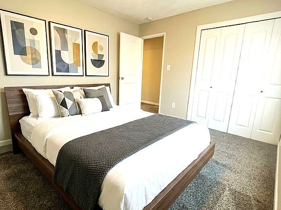 2nd image of 5616 Hickman Rd APT 1