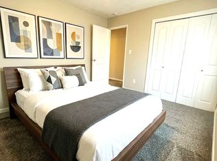 5616 Hickman Rd APT 1, Des Moines, IA 50310