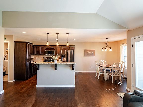2nd image of 1108 Amanda Avenue