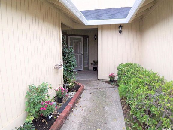 3rd image of 4911 Fan Wood Way