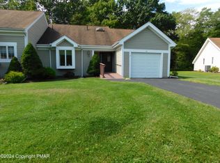 88 Village Dr, Stroudsburg, PA 18360