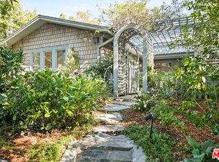 566 Stassi Ln, Santa Monica, CA 90402