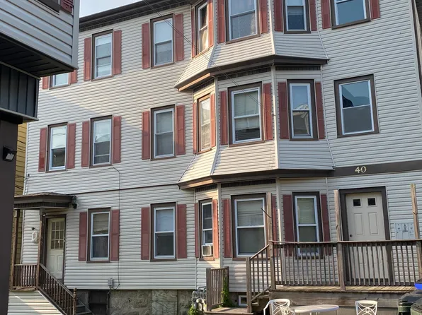 40 Park St #3, Fall River, MA 02721
