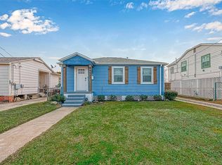 5527 Menard Ave, Galveston, TX 77551