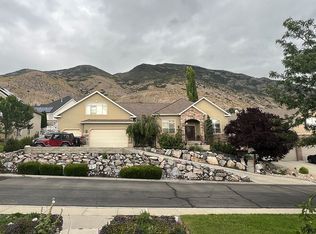 9502 N Aztec Dr, Cedar Hills, UT 84062