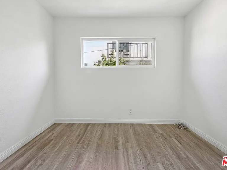 6612 De Longpre Ave #5 — Photo 17
