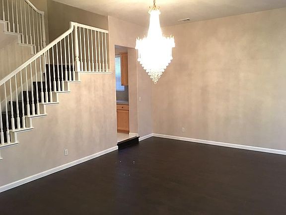 5th image of 1225 Palomar Dr