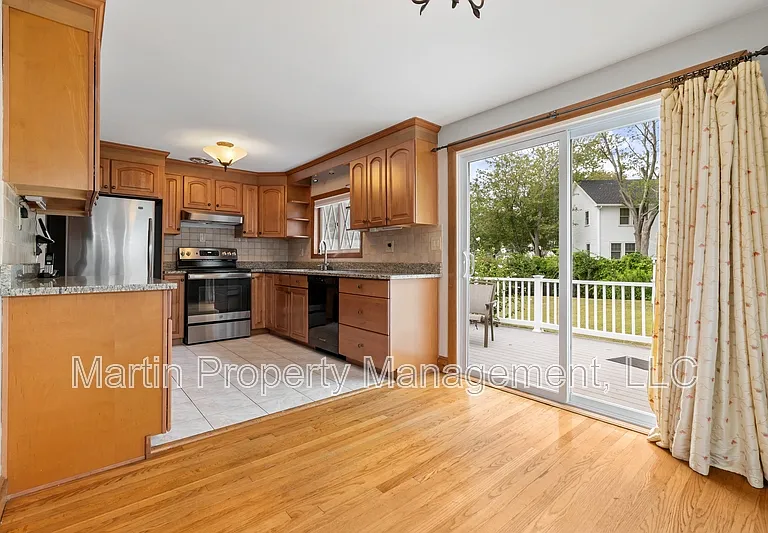 124 Cambridge St — Photo 10
