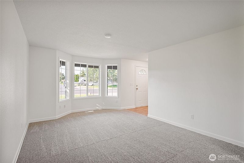 4th image of 141 Vermillion Road
