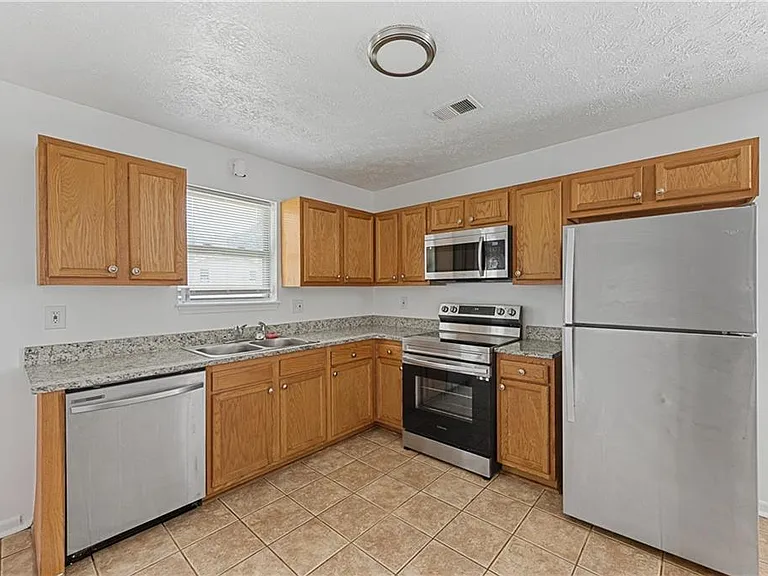 210 Tanglewood Ln #B — Photo 7