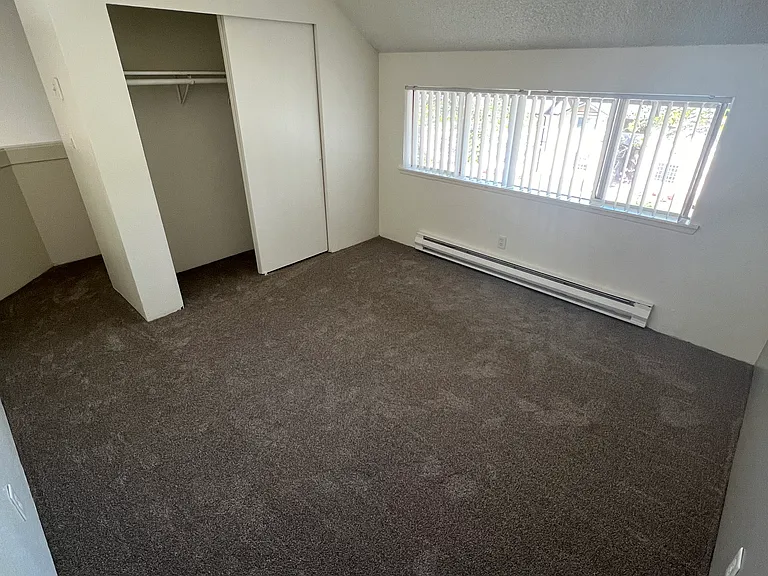 Sunset Ridge Apartments — Photo 18