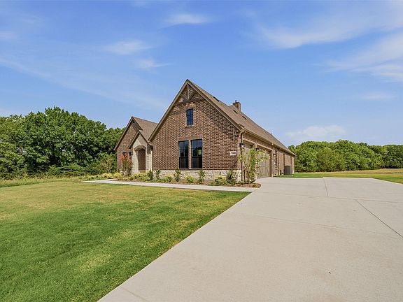 3rd image of 1460 Julian Dr