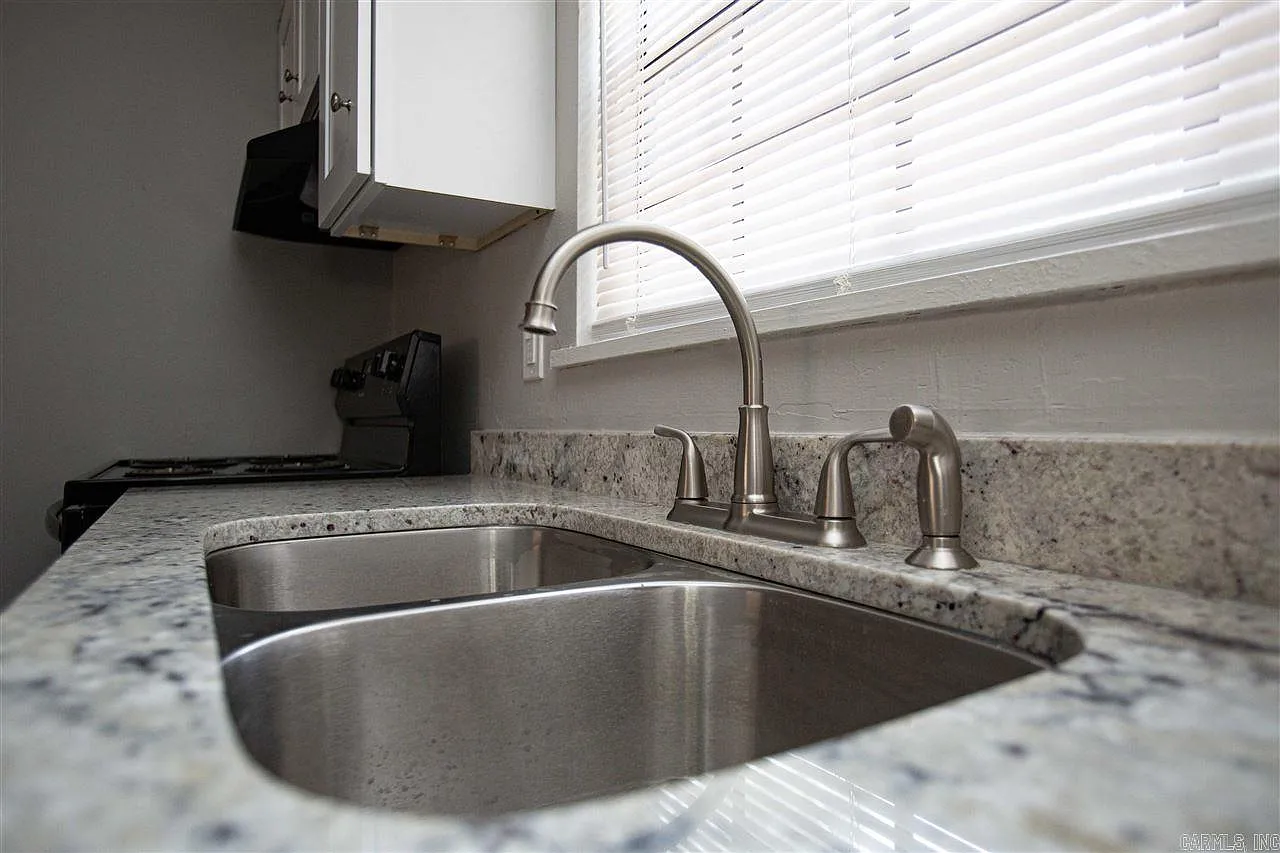 2 bed, 1.5 bath, 960 sqft, $795 — Photo 4