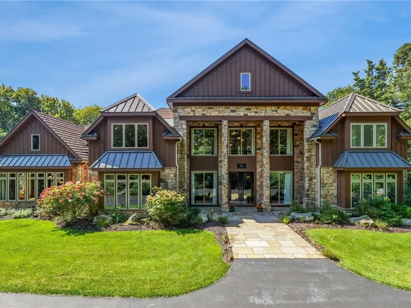 2323 S Ridge Dr, Hidden Valley, PA 15502