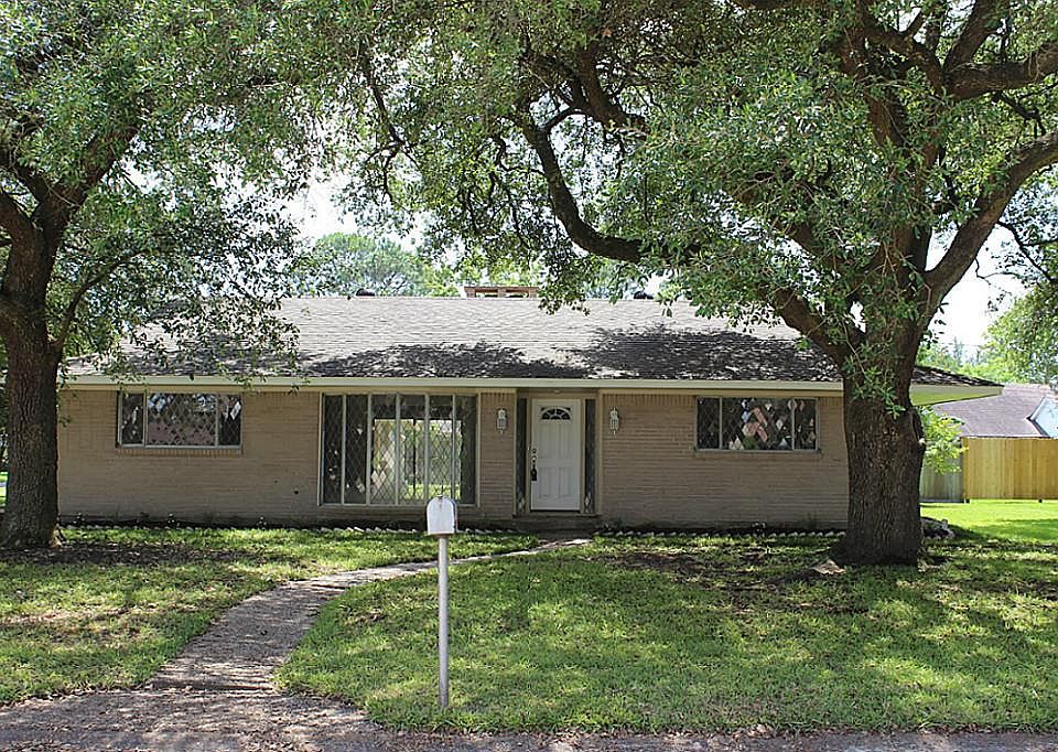 1st image of 5101 Tamarach Dr