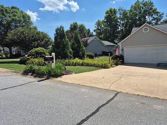 2nd image of 309 N Autumn Crest Pl