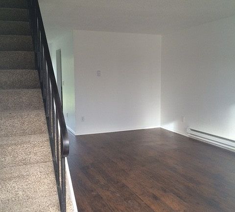4th image of 1115 12th Ave NW