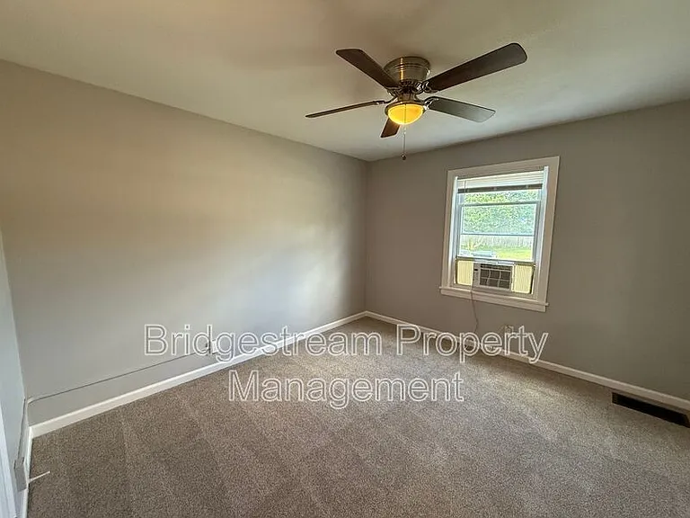1102 S Crawford St — Photo 6