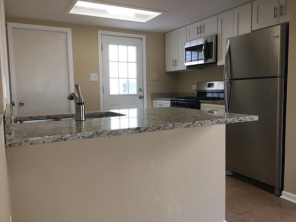 2nd image of 430 Meadow Green Ln