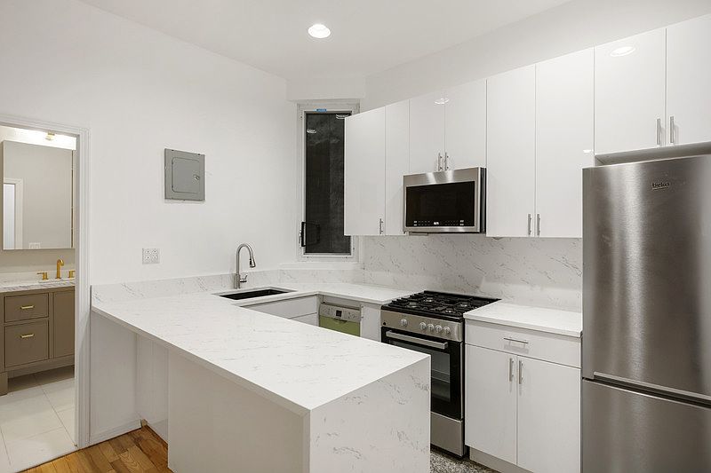 1st image of 858 9th Ave APT 2R