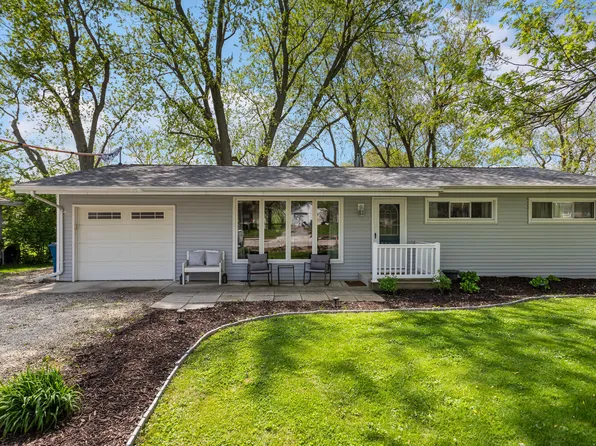 310 S Elm St, Saint Joseph, IL 61873