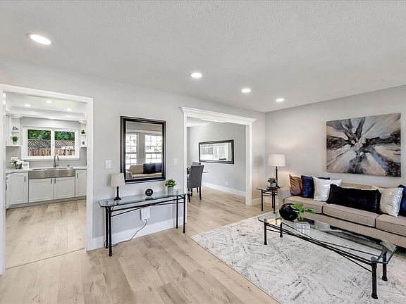 5th image of 212 Omira Dr